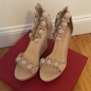 Nude liliana wedges